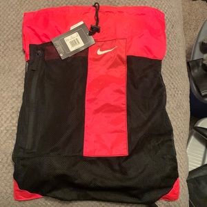 Nike Sports bag NWT great for kids or adults.